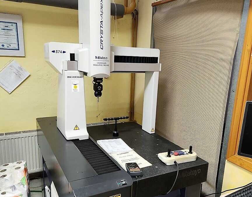 #05822 Mitutoyo coordinate measuring system CRYSTA-Apex S574